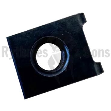 Ecrou cage M6 profilé trous ronds