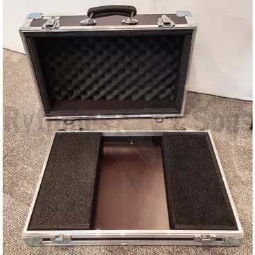 ZOOM LiveTrack L-⁠12 Flight case pour table de mixage