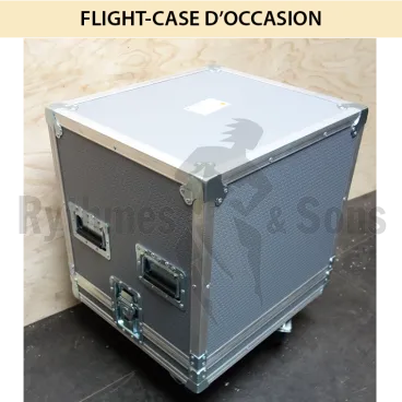 Malle "cloche" 585x520xH710 avec capitonnage